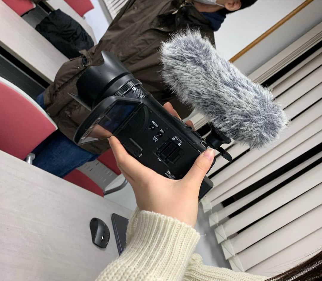 共愛COCOさんのインスタグラム写真 - (共愛COCOInstagram)「1月7日(木)17:40~18:50 あけましておめでとうございます！ 2021年最初の活動は平出訪問に向け、ビデオカメラの使い方を練習しました📷今後どうなるかは分かりませんが、できる対策をしっかり取って活動していきます！ 交流班作の手作り年賀状です👏  #共愛学園前橋国際大学 #共愛coco」1月8日 22時54分 - kyoaicoco