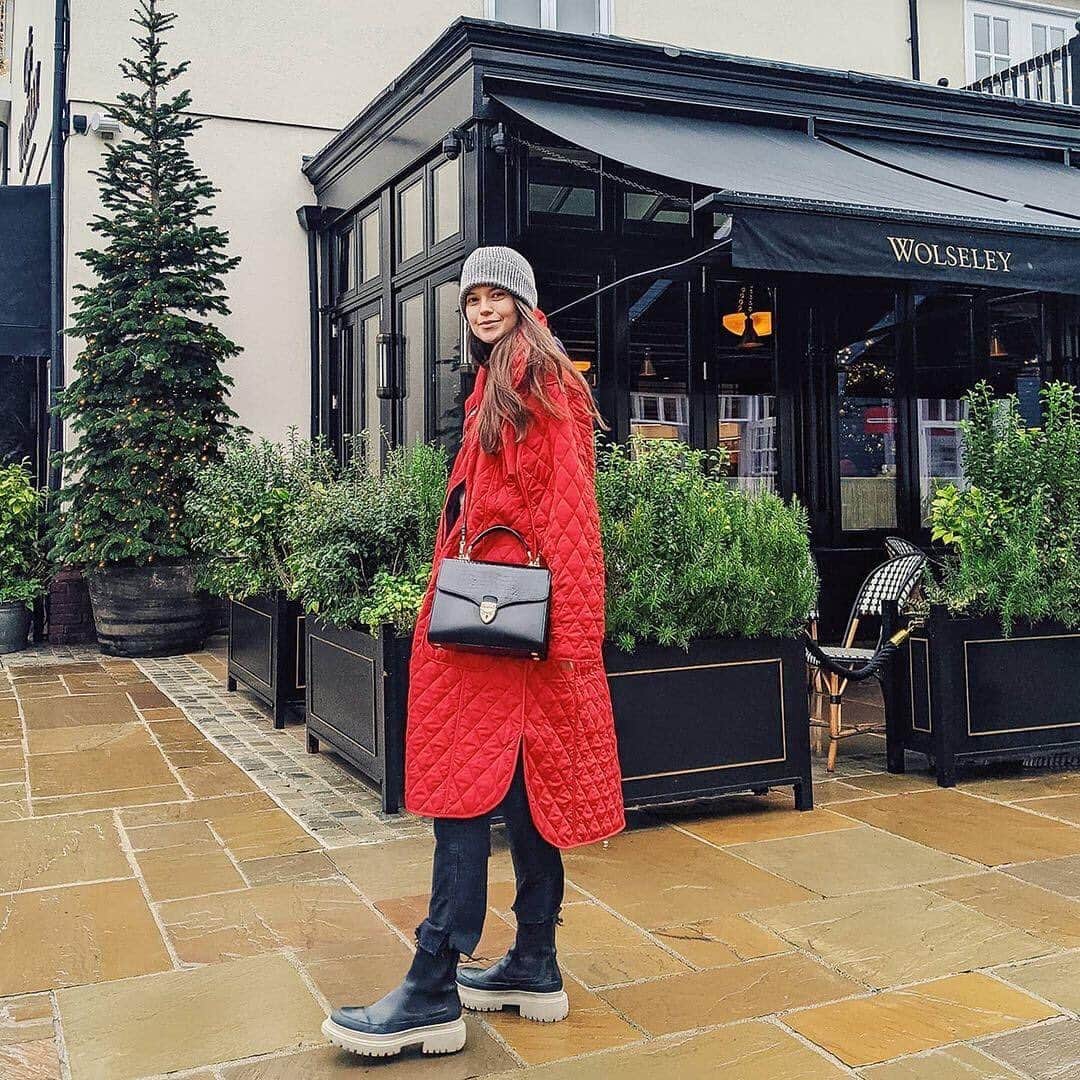 フレンチコネクションのインスタグラム：「Just landed: Quilted silhouettes❤️📷As seen on: @sarahannmacklin, @denaimoore, @angelascanlon.   #FrenchConnection #MyFC」