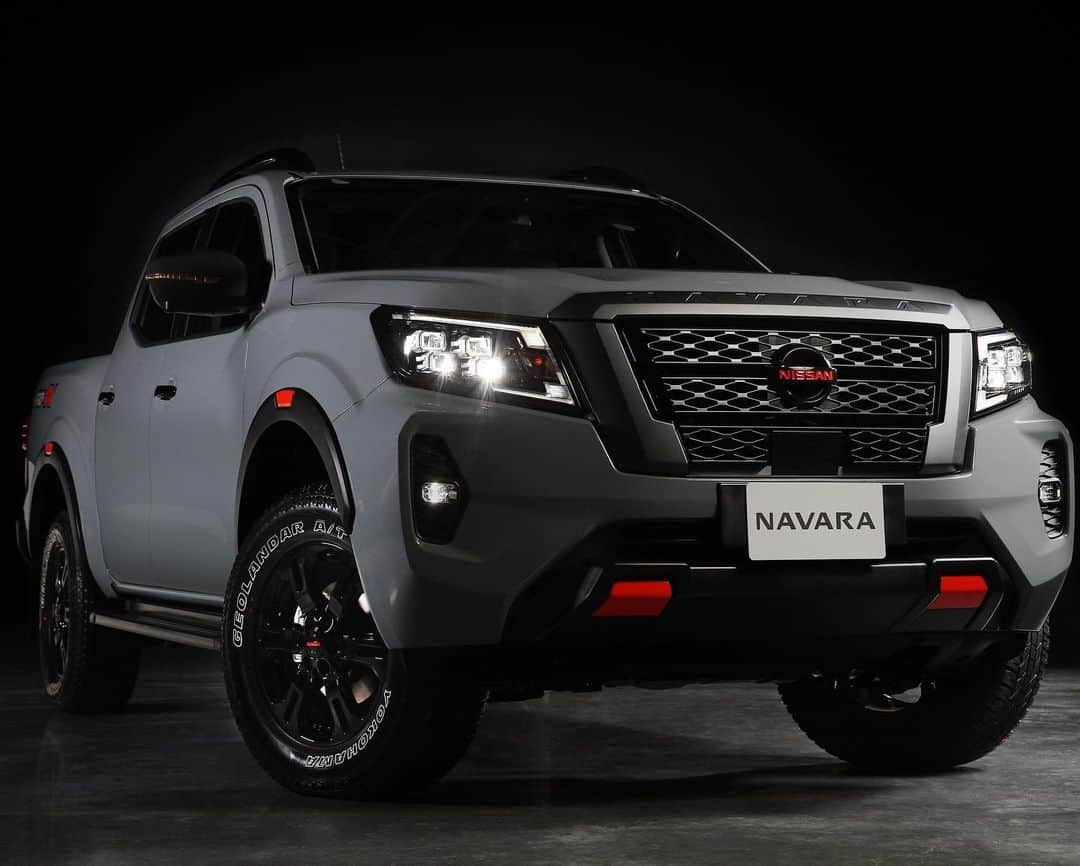 Nissanさんのインスタグラム写真 - (NissanInstagram)「The newest #NissanNavara offers the PRO-4X grade featuring a distinctively athletic look. It’s a new age of toughness and tech for drivers looking to escape their daily routine. #Nissan」1月8日 23時05分 - nissan