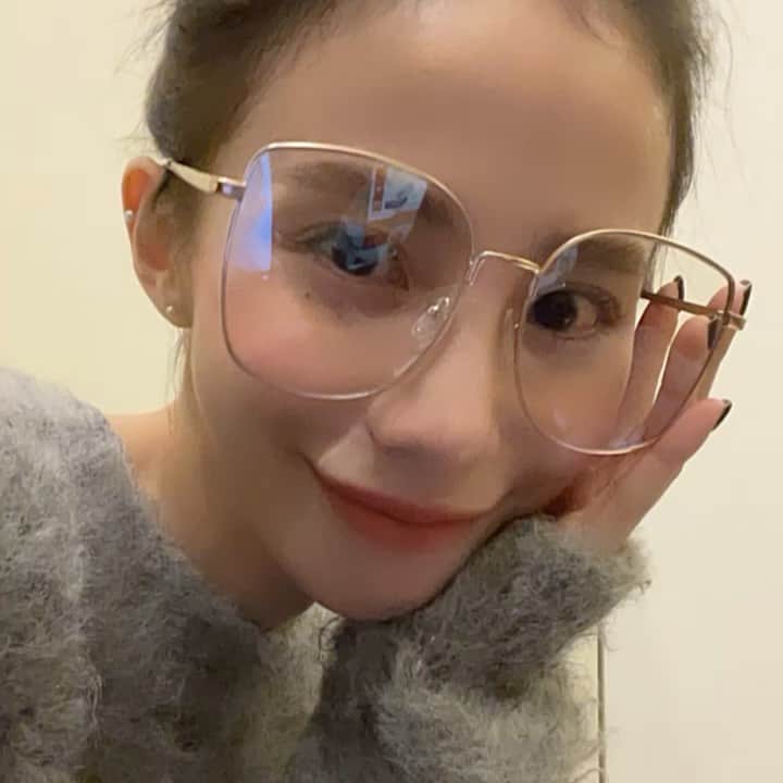 チャン・チュンニンのインスタグラム：「今早踏出家門有種身在日本的感覺 好久沒有這麼冷了 莫名的興奮 🤩」