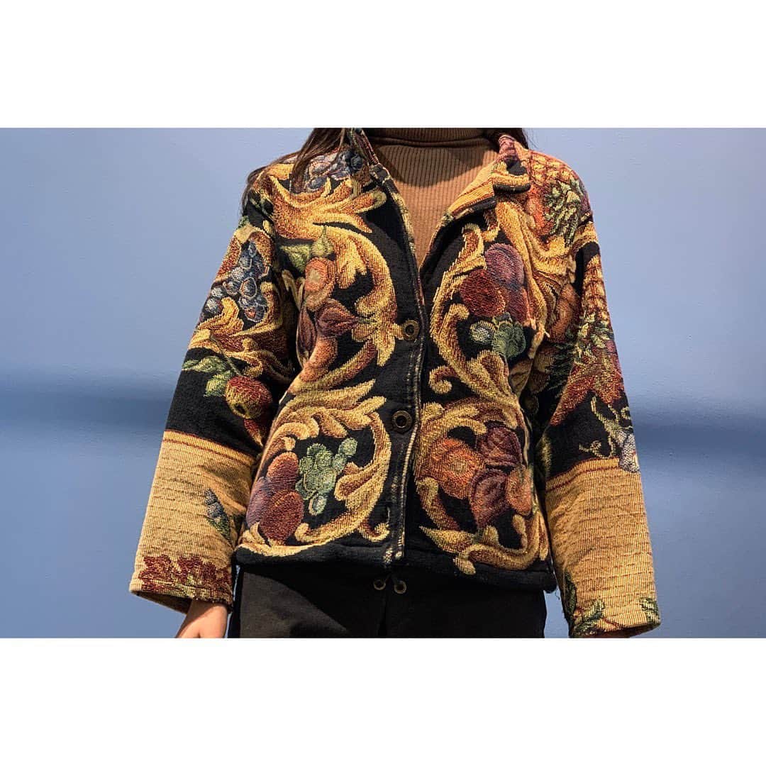 のインスタグラム：「【 2021 BIG NEW ARRIVALS】﻿ ﻿ 新年1発目の入荷は﻿ 新たに厳選したSpecialなアイテム達を﻿ メンズ/レディース共に大量にご用意致しました。﻿ ﻿ 人気どころからVintage、﻿ 幅広く楽しめる内容になったかと思います!!!!!!!! ﻿ ﻿ また、店内の一部では最大40%OFFの﻿ 【NEW YEAR SALE】も行っております!﻿ ※ご来店の難しいお客様はBASEオンラインストアからSALE品ご購入できますのでよろしくお願い致します。﻿ ﻿ 皆様のご来店心よりお待ちししております。﻿ ﻿ #dracaena_kichijoji#古着屋ドラセナ#ドラセナ#古着#sigma #kichijoji #vintagefashion #fashion#vintagestore#vintage#used#vintageclothing #military #vintagemilitary #newyear #newyearsale」
