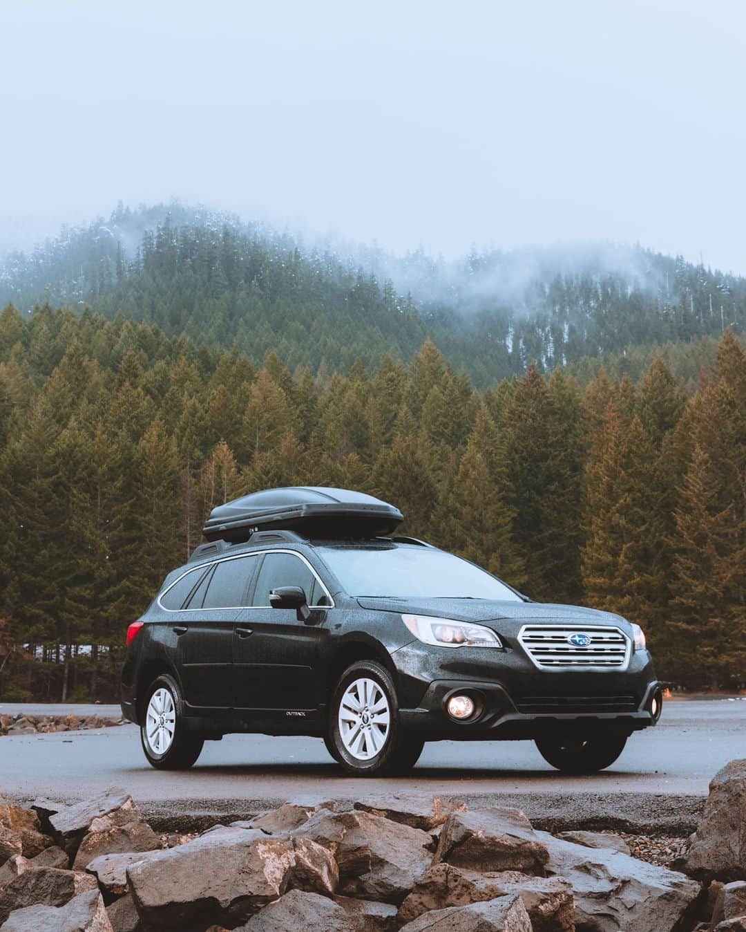 Subaru of Americaさんのインスタグラム写真 - (Subaru of AmericaInstagram)「#SubaruOutback lookin' 😎 at 📍Detroit Lake in Oregon. (📸: @andrewkrantzproductions)」1月8日 23時34分 - subaru_usa