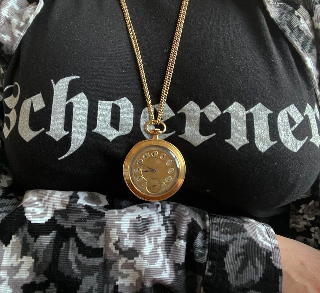 オランピアルタンのインスタグラム：「Morning @dayfornightlab 🥰 wearing you today 🤍🖤 #schoerner」