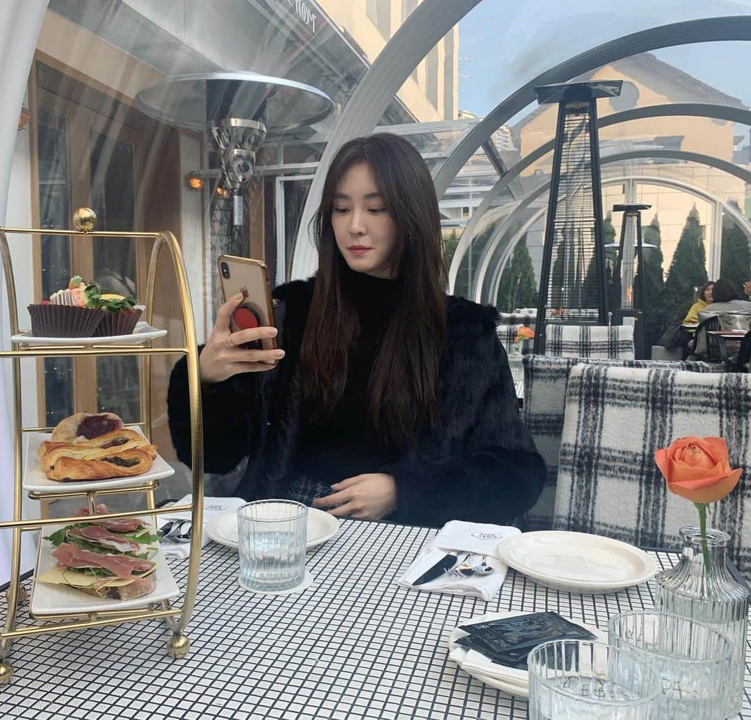 オ・ヨンギョン のインスタグラム：「제로찡 덕분에 테라스룸🕊」