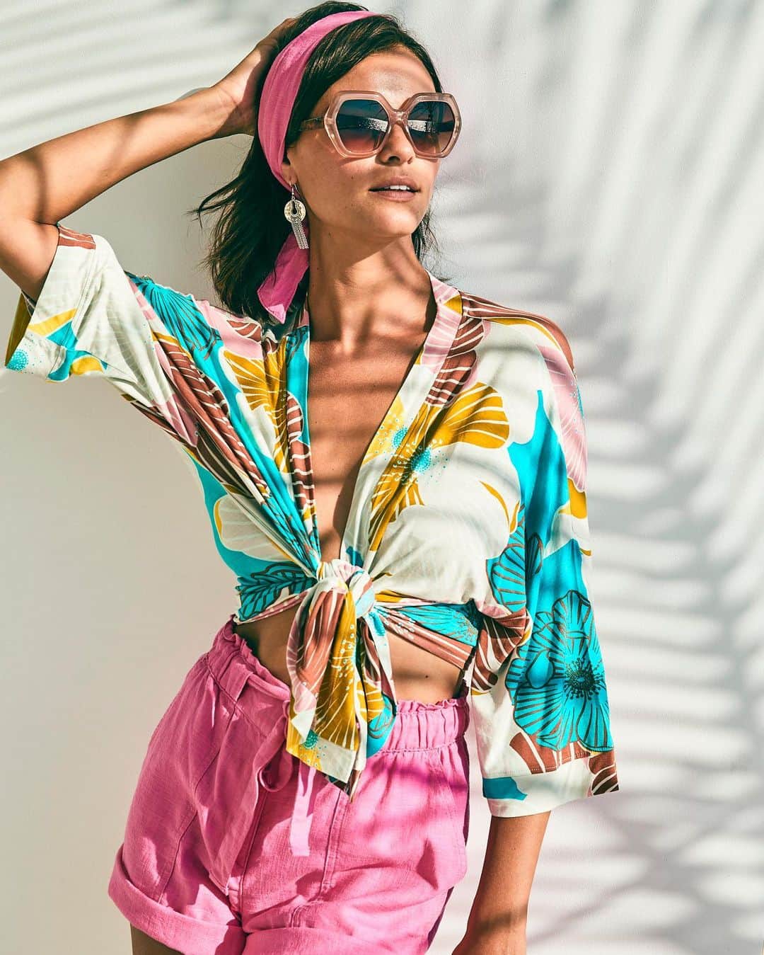 ベン・ワッツさんのインスタグラム写真 - (ベン・ワッツInstagram)「Colorful vibes @laisoliveiraofficial wearing @nextofficial wiv Bts @xgabriela @jo_guy @marywilesmakeup @rebekahforecast #colorful #goodvibes #letsgetit #benwatts #shhhhh」1月9日 0時08分 - wattsupphoto