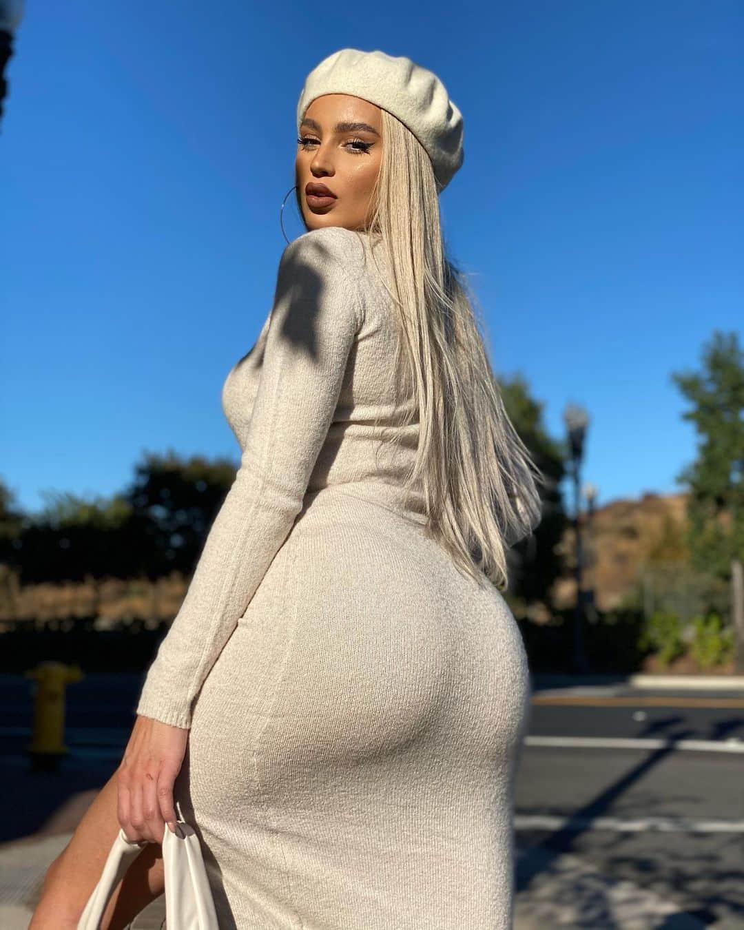 Val Mercadoのインスタグラム：「I broke his lil heart he a crybaby 👅 @prettylittlething」