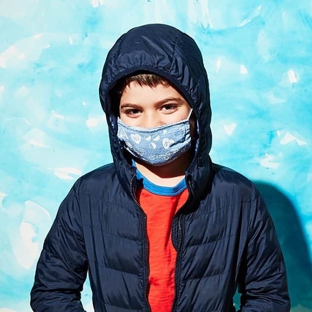マップトートのインスタグラム：「Bundle Up & Mask Up! Stay warm out there ❄️」