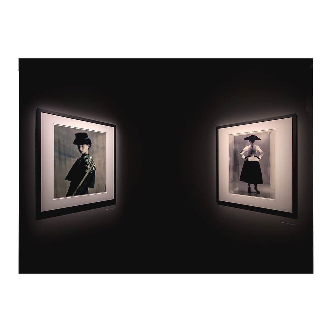 Poliform|Varennaさんのインスタグラム写真 - (Poliform|VarennaInstagram)「Poliform is partnering the “Paolo Roversi – Studio Luce” solo exhibition at MAR (Museo d’Arte della città di Ravenna @mar_ravenna ). A unique opportunity to get to the work of the great photographer who has also collaborated with Poliform to celebrate its 50th anniversary, realizing the book “Time, Light, Space”. The exhibition gives the chance to discover Roversi’s (@roversi) main artworks, from its fashion photographs to portraits of friends and artists and still life photos. In  compliance with the Decree of the President of the Council of Ministers of November 3, 2020, the “Paolo Roversi - Studio Luce exhibition” is currently closed to the public but it can be visited through a virtual tour available on the MAR website. #poliform #design #paoloroversi #paoloroversiphotography #exhibition #photography」1月9日 0時31分 - poliform_official