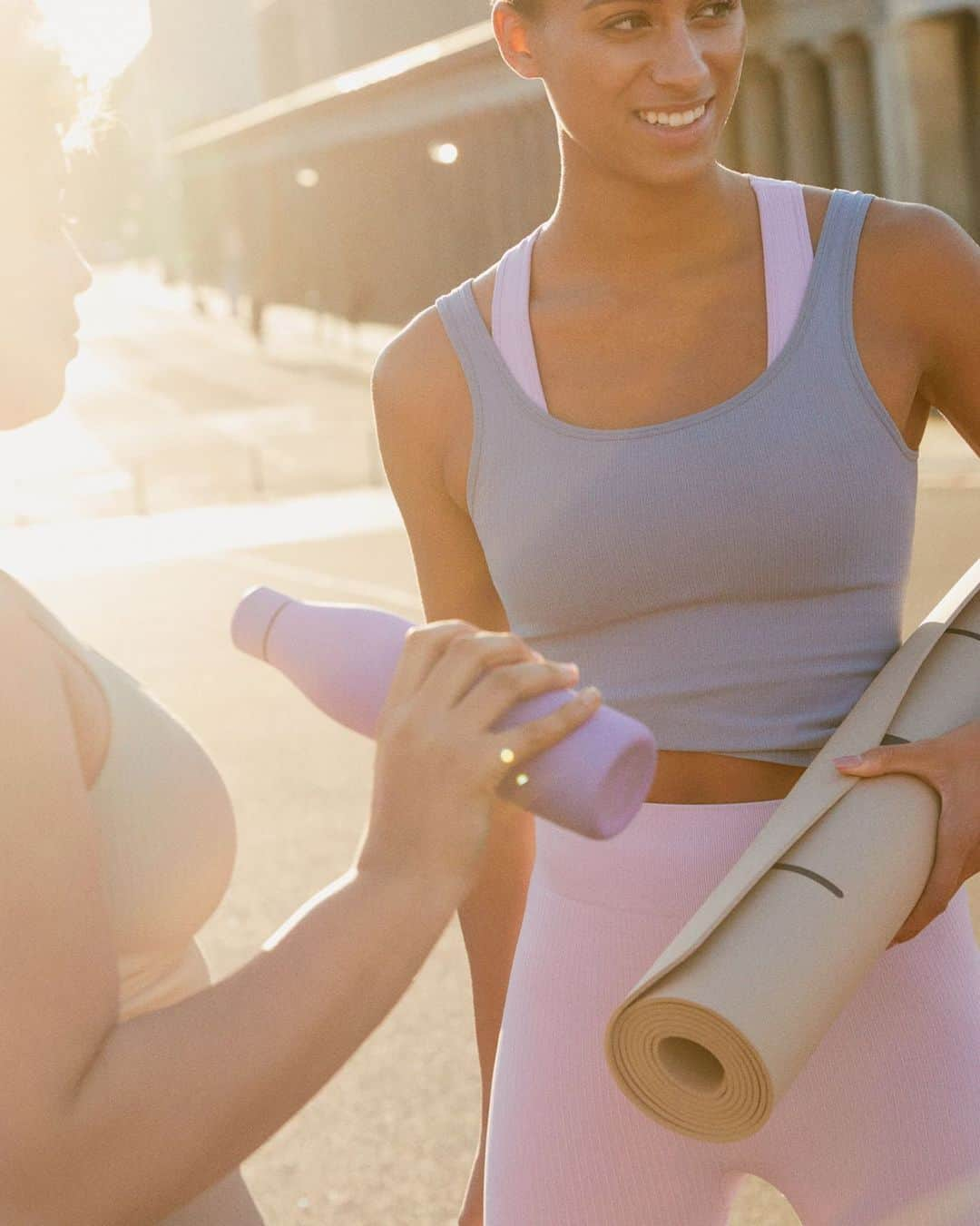 H&Mさんのインスタグラム写真 - (H&MInstagram)「Lift your spirits with yoga. #HMSport #HM  Seamless sports tights: 0924722010 Cropped seamless sports top: 0924933003 Seamless sports bra: 0924369006 Yoga mat: 0928263001 Stainless steel water bottle: 0886667005」1月9日 0時47分 - hm