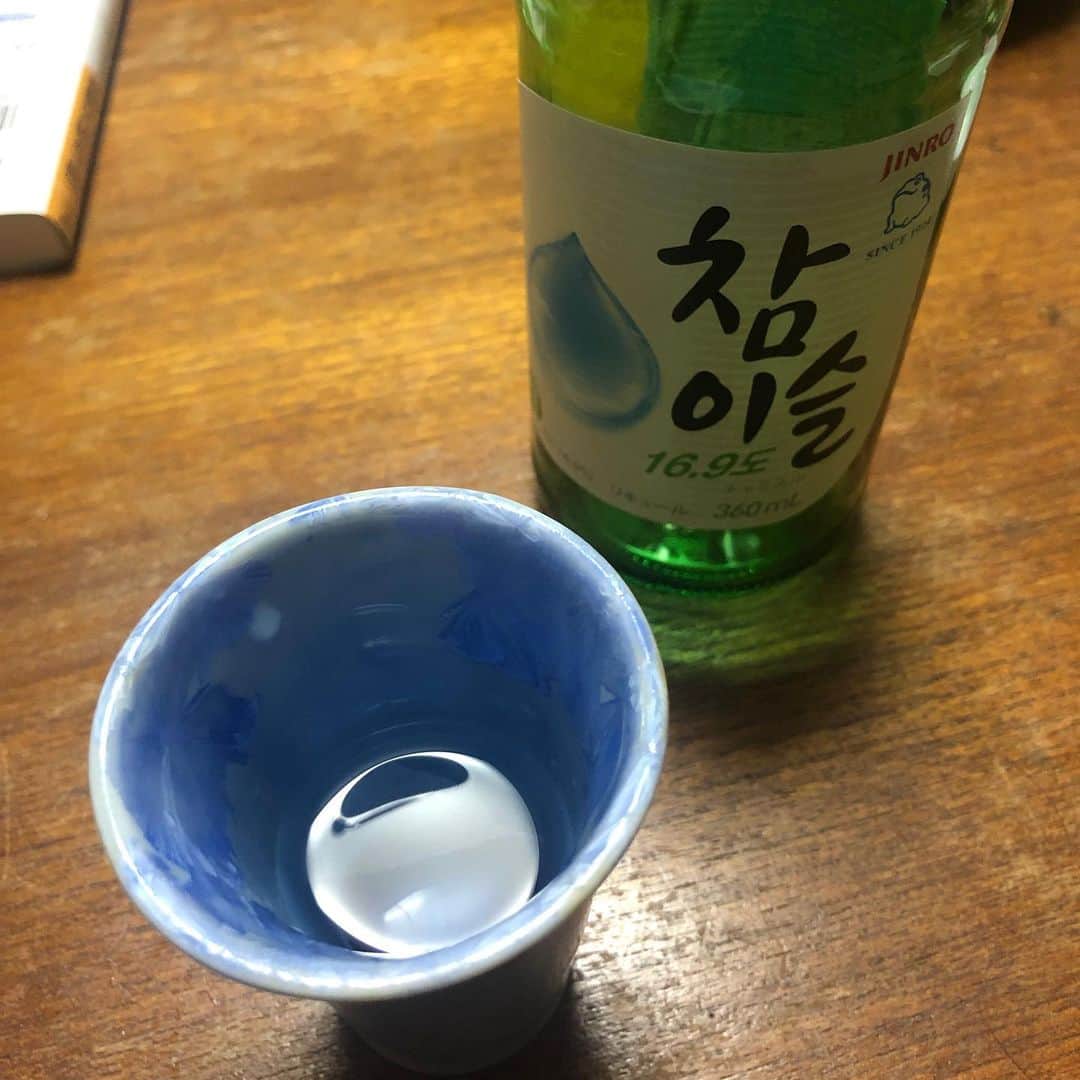 金剛地武志のインスタグラム：「韓流ブームが今年も吹き荒れています。今夜はミッドナイトランナー観ました。チャミスルチュセヨー。」