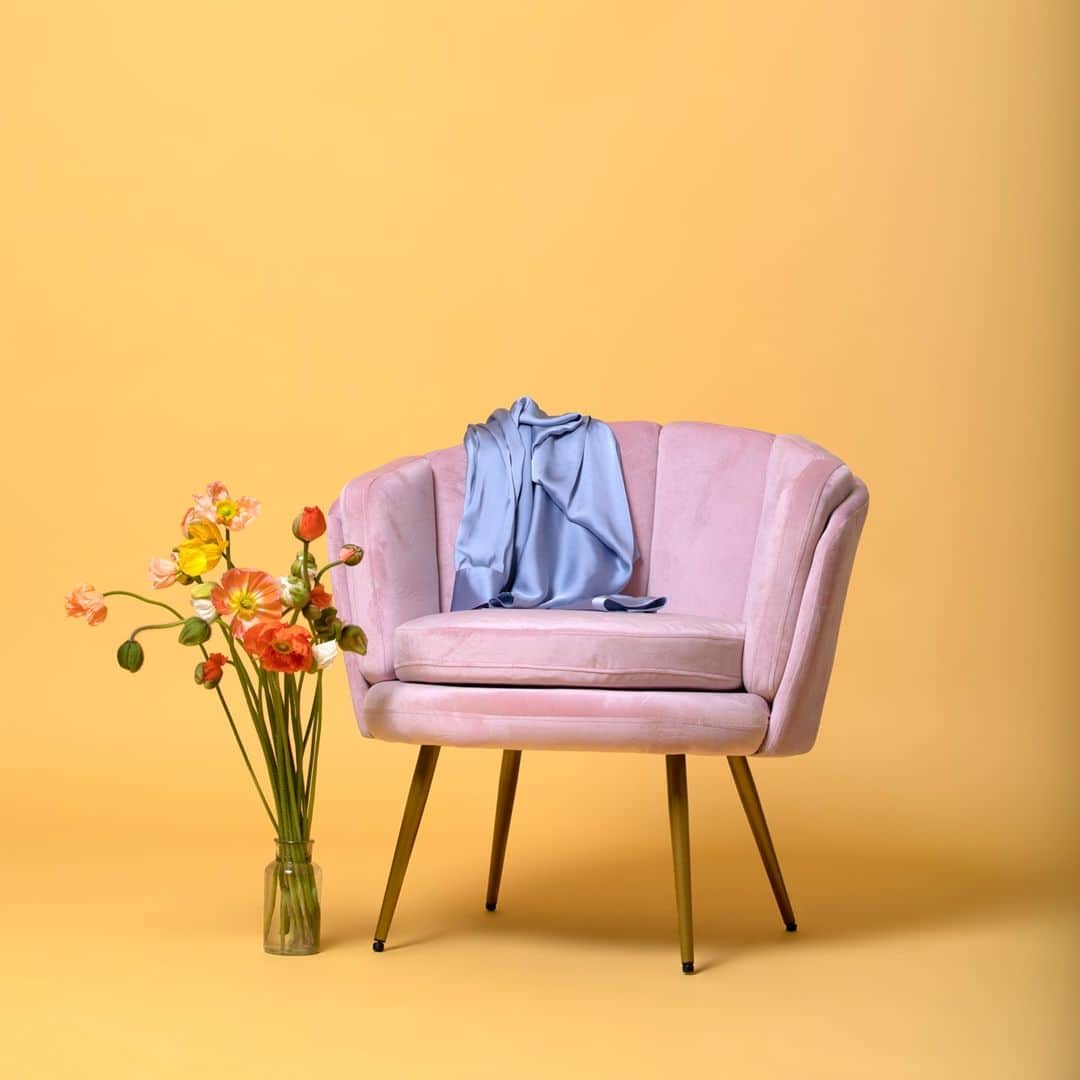 ランセルのインスタグラム：「Bienvenue sur le set de notre shooting du printemps ! Notre nouvelle collection sera prochainement disponible en ligne et en boutique. Quelle couleur aimeriez-vous y découvrir ?  ••• Welcome to the set of our spring shooting! Our new collection will soon be available online and in-store. What color would you dream of finding?  #SpringIsComing #Lancel」