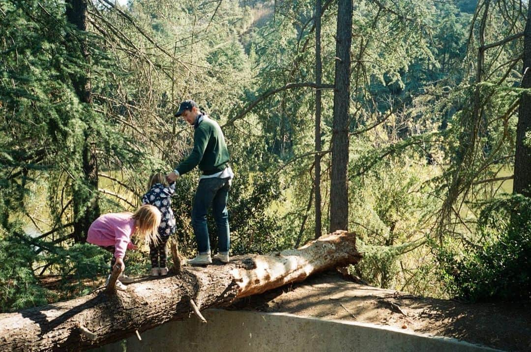 スヴィ・コポーネンのインスタグラム：「If you are having a bad day or feeling down, find some nature and explore it. Mood improvement guaranteed.」