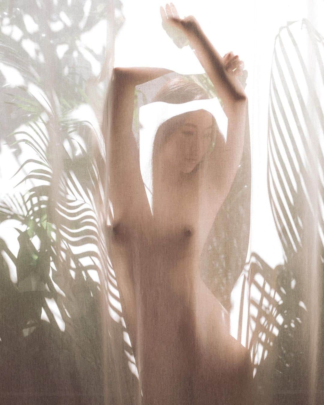 GODDESS OF LOVEのインスタグラム：「It’s time to come out of the shadow. Clean house. All will be revealed. Don’t hide. What’s the point? What are you sacred of? You are strong. After the pain, you can feel sustainable bliss. I want to see your rainbow body. Seek truth and awaken to all dimensions. It makes life so much more exciting and enjoyable. Multi-dimensional. Respect Courage.」