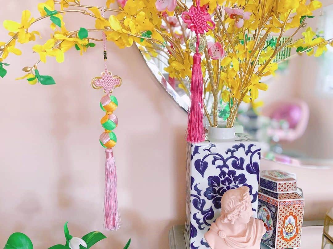 オードリー・キッチングのインスタグラム：「Wishing Flowers ✺」