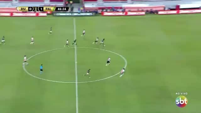 ルイス・アドリアーノのインスタグラム：「⚽️💪🏾」