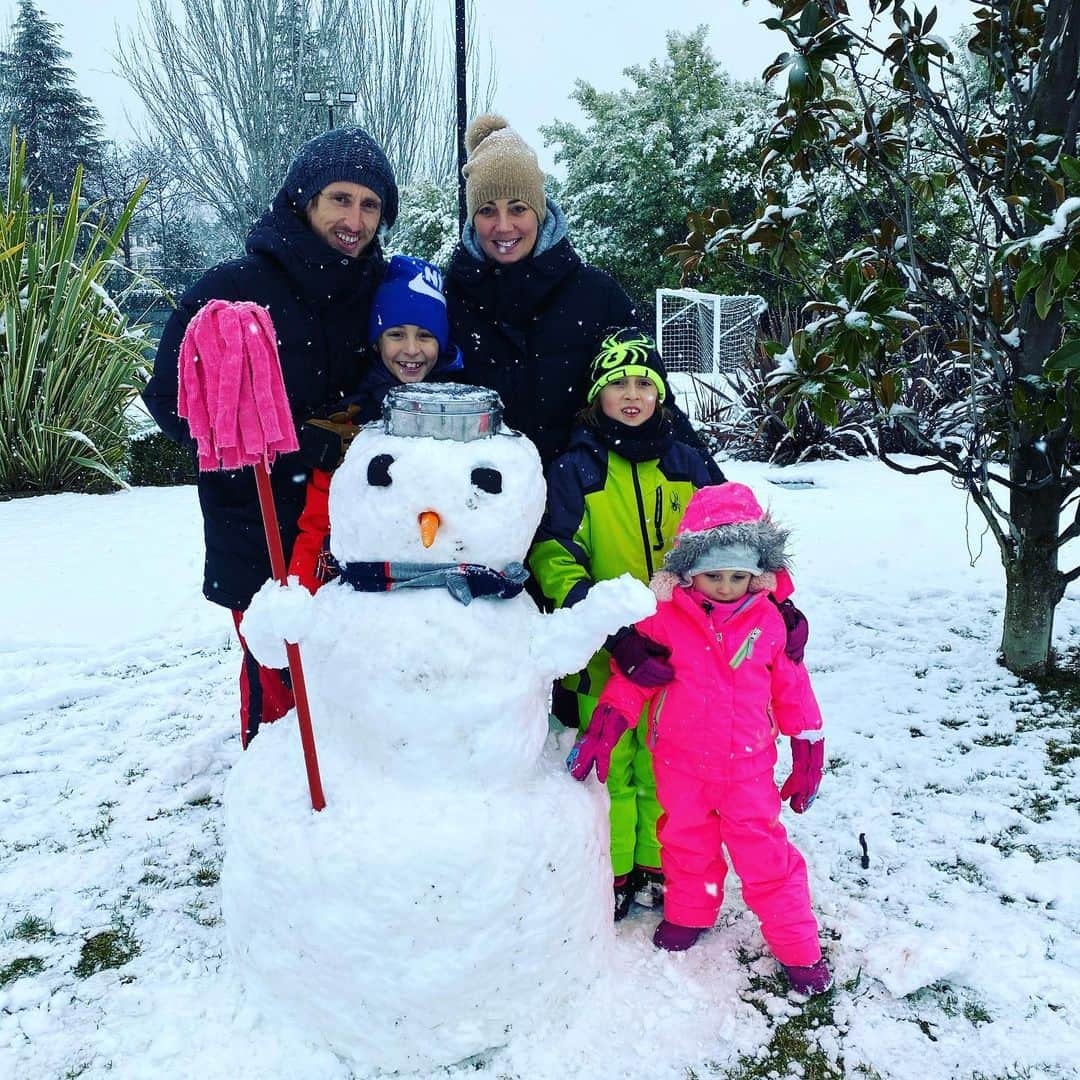 ルカ・モドリッチさんのインスタグラム写真 - (ルカ・モドリッチInstagram)「❄️☃️🌨🥶❤️」1月9日 1時57分 - lukamodric10