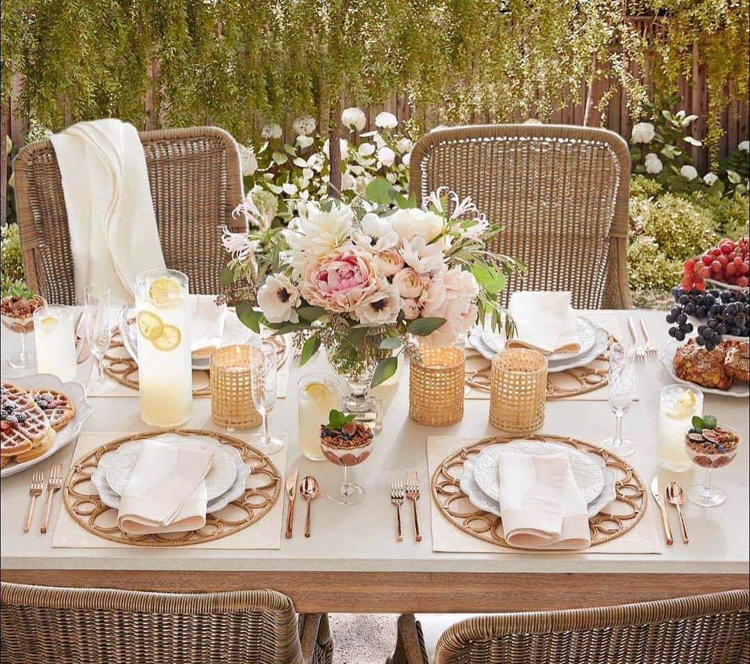 Monique Lhuillierのインスタグラム：「It’s Here! Enjoy garden party entertaining with dreamy, floral accents, woven chargers & textured dinnerware from my new Spring 2021 collection with @potterybarn! Soft floral bedding & bath creates a tranquil space that dreams are made of! 🦋🌸 #moniquelhuillier #mlxpb」