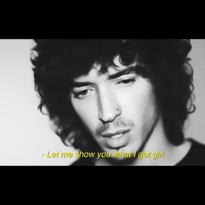 ジュリアン・ペレッタのインスタグラム：「“If I’m Being Honest” track one from the new album, is out Feb 12」