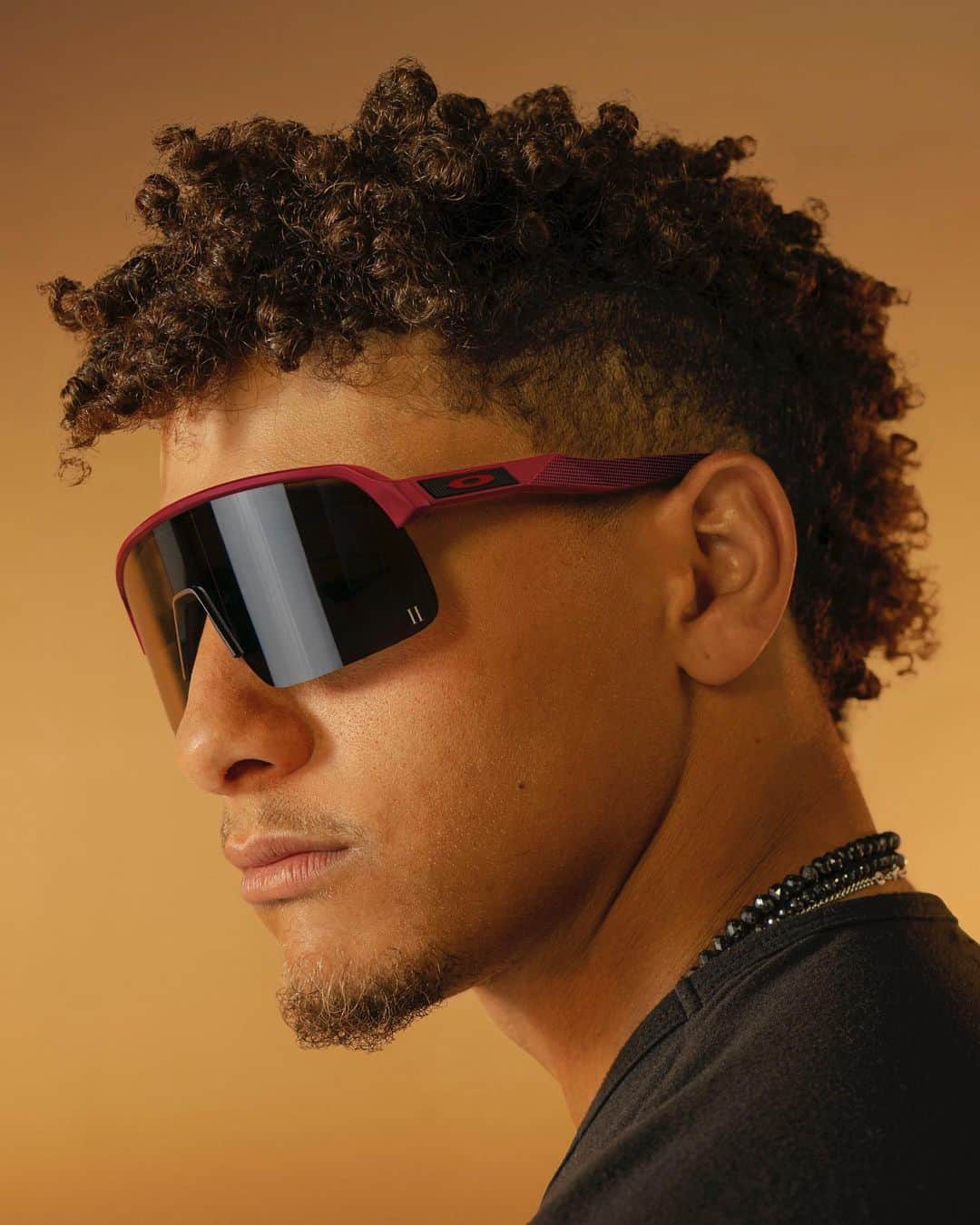 OAKLEYのインスタグラム：「NFL MVP, Super Bowl MVP. Record breaker, dynasty maker. It's SHOWTIME. @PatrickMahomes Signature Series now available. #ForTheLoveOfSport」