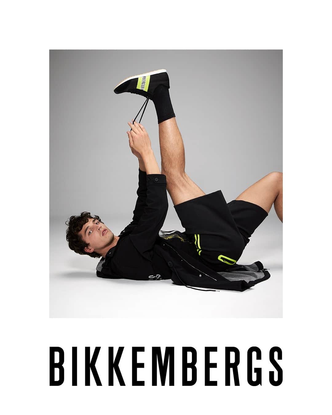 ダーク ビッケンバーグさんのインスタグラム写真 - (ダーク ビッケンバーグInstagram)「Discover our SS2021 adv campaign.⁠ #DirkBikkembergs #Bikkembergs #SS21 #advcampaign」1月9日 2時30分 - dirkbikkembergs