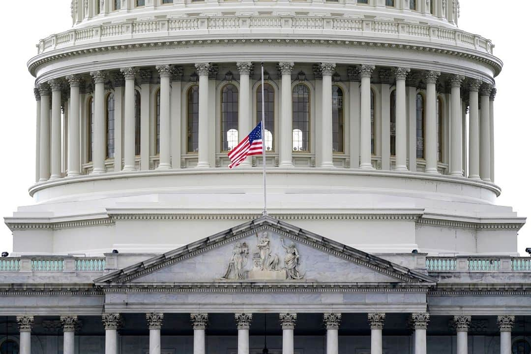 NBC Newsさんのインスタグラム写真 - (NBC NewsInstagram)「An American flag flies at half-staff above the U.S. Capitol in remembrance of Capitol Police Officer Brian Sicknick, who died after being injured in clashes with pro-Trump rioters.⁠ ⁠ 📷 Patrick Semansky / @apnews」1月9日 3時14分 - nbcnews