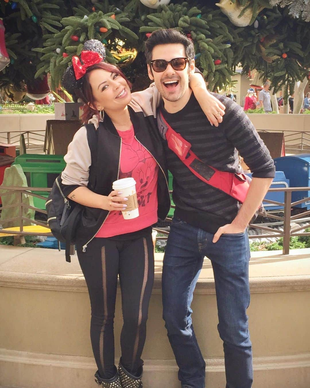 ブレンダン・ロビンソンのインスタグラム：「Okay @janelparrish, as soon as this pandemic is behind us, WE MUST make a @disneyland trip!! Like, ASAP.  Like, right away.  Like, no joke.  You game?? I miss you my dear friend!!!!!  . . . #friends #disneyland #adventure #fun #missyou #flashbackfriday」