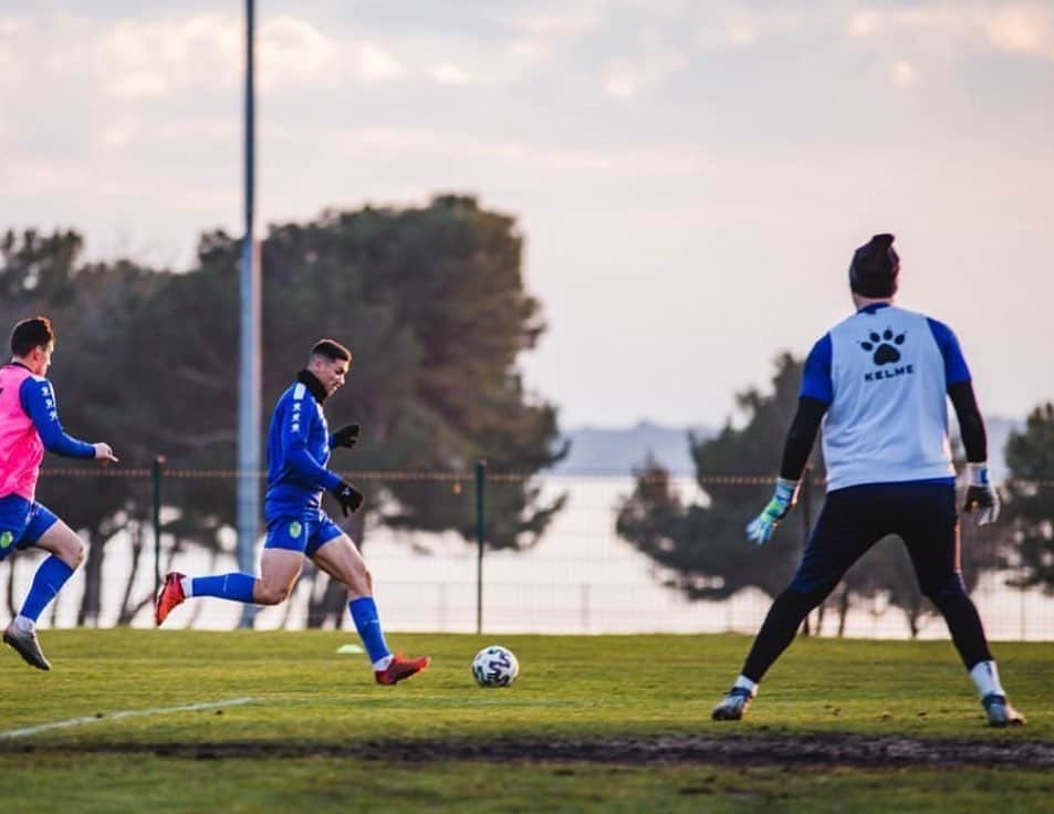 イヴァン・ルチッチのインスタグラム：「Views out of my box 🌊 ⚽️」