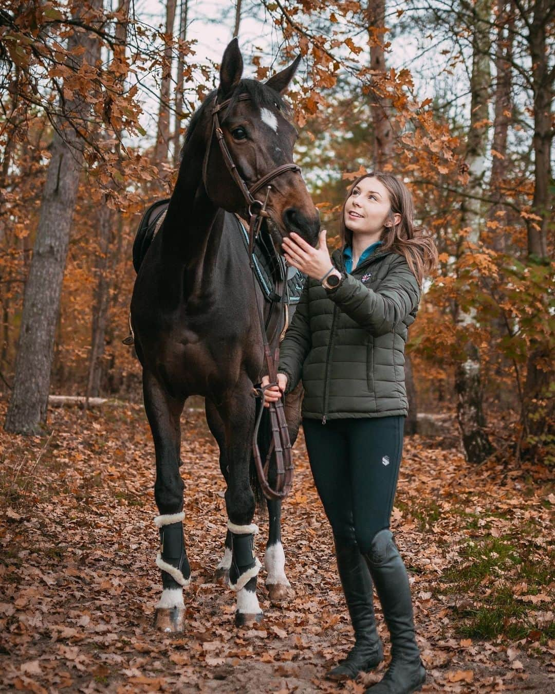 アルベルトファッシャーニのインスタグラム：「When you understand someone's spirit, you'll never have to question their intentions. ⁠ ⁠ ♥️ Out there with @maciejewska98⁠ ⁠ ⁠ #equestrians #horselover #horse #horses #equestrian #dressage #showjumpinghorse #eventinghorse #naturebeauty #naturelovers #greatoutdoors #wilderness」