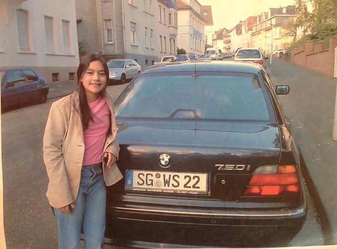 キンバリー・アン・ウォーテマス・ティアムシリのインスタグラム：「With my Pappy's favorite car in 2007 ❤️ Happy children's day kids!」