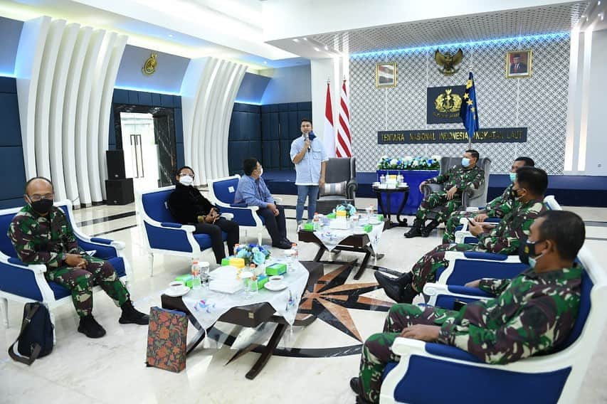 Raffi Ahmadさんのインスタグラム写真 - (Raffi AhmadInstagram)「Bersama Bapak KASAL Laksamana TNI Yudo Margono S,E M.M 💪⭐️ 2021 dengan semangat Membara 🔥」1月9日 12時45分 - raffinagita1717