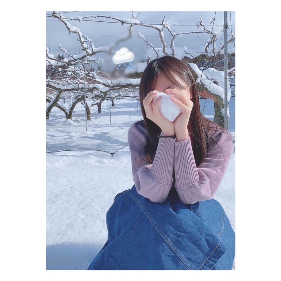 栗山梨奈さんのインスタグラム写真 - (栗山梨奈Instagram)「ゆきあそび❄️🤍 #雪#雪遊び#寒すぎ#でも楽しい」1月9日 13時09分 - krn_hkt48
