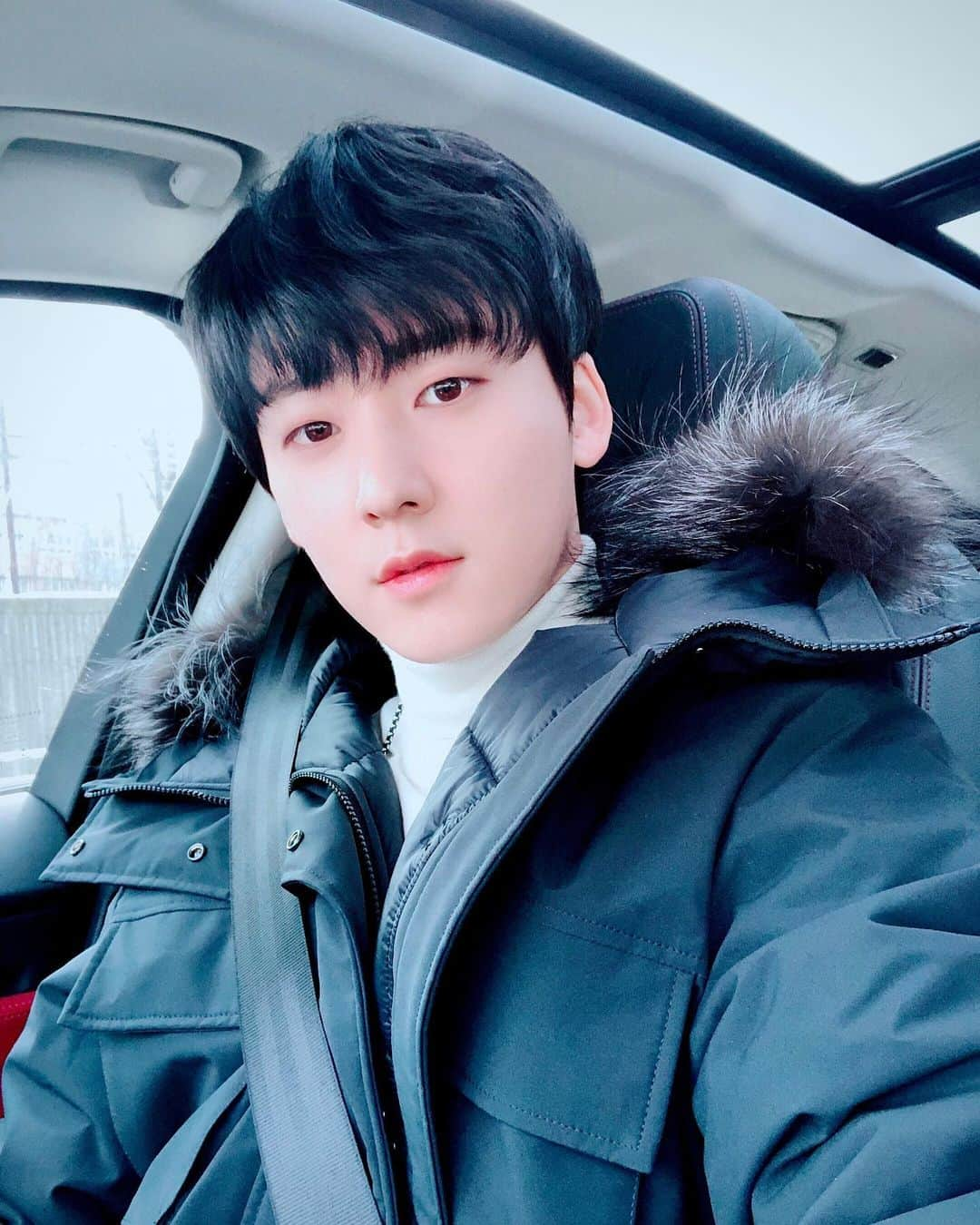 ケビン さんのインスタグラム写真 - (ケビン Instagram)「First selfie of 2021🍀  What are your New Year’s Resolutions?  *btw how’s my new hairstyle? :)  새해 첫 셀카!🍀 새로운 머리 어때요?^^ 今年の初セルカ！🍀　新しいヘアどう ^^」1月9日 13時38分 - kevinwoo_official