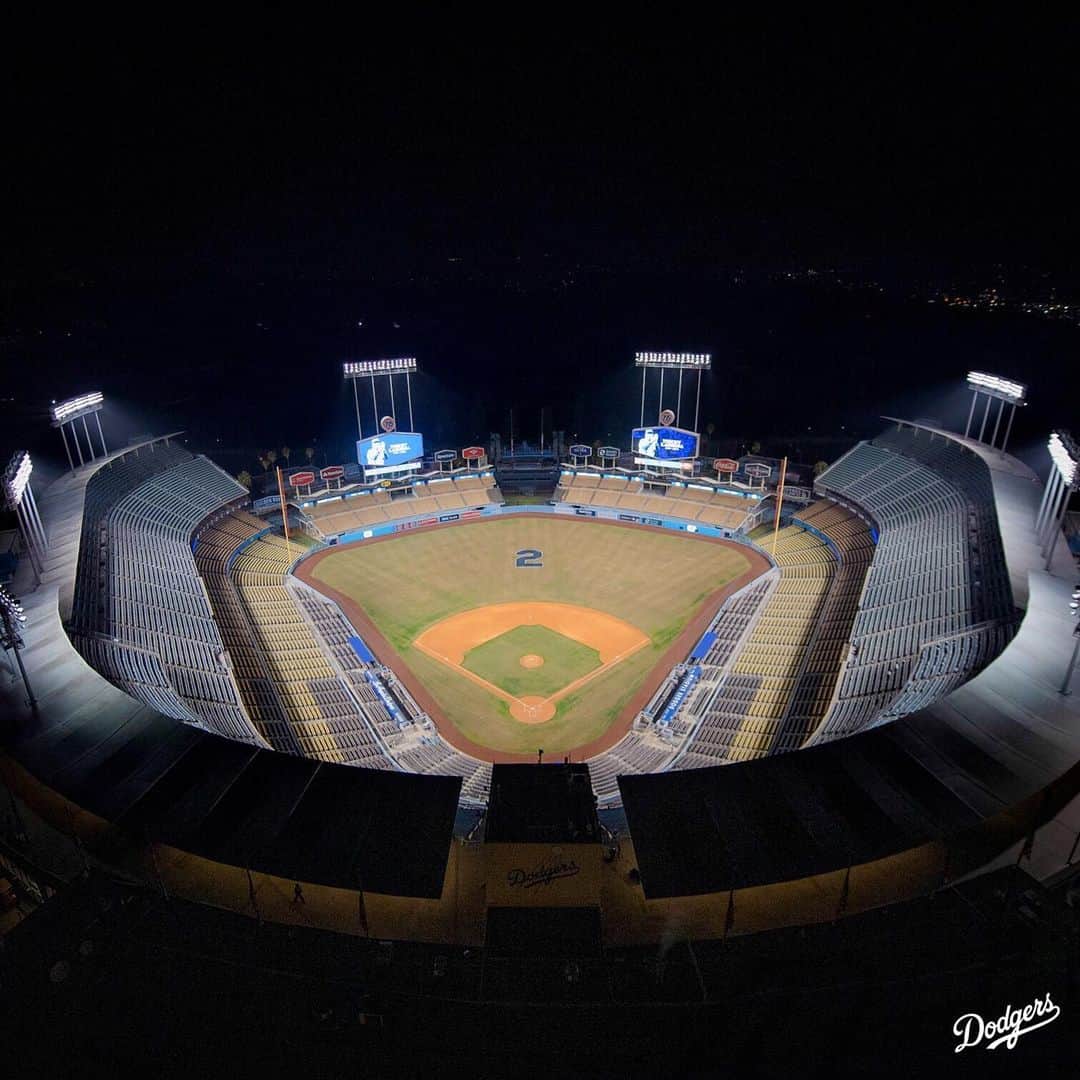 Los Angeles Dodgersさんのインスタグラム写真 - (Los Angeles DodgersInstagram)「For Tommy.」1月9日 13時46分 - dodgers