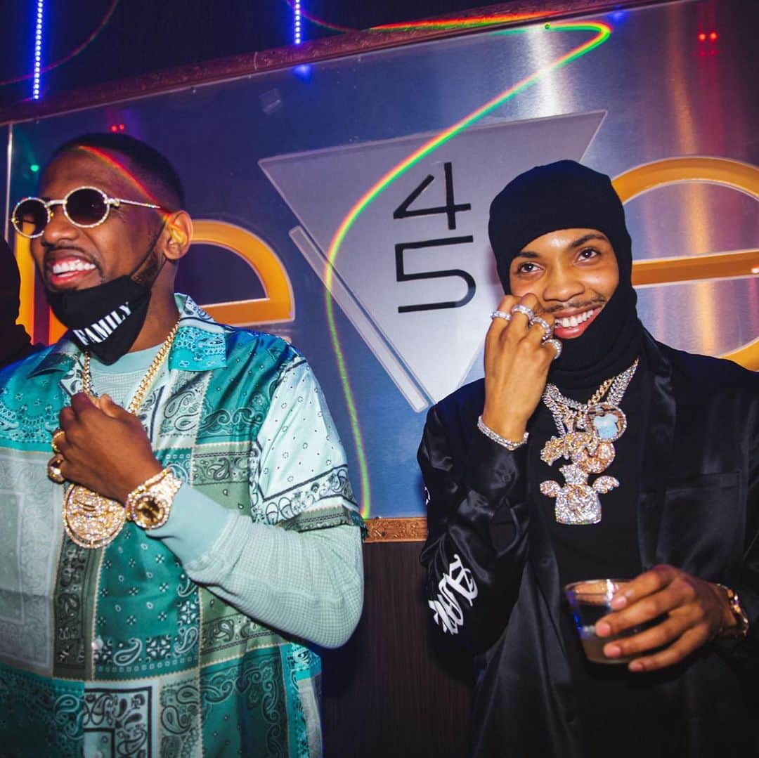 ファボラスのインスタグラム：「Y’all can say whatever, just don’t bring THE FAMILY up..  [shot by @calionixx]   #Elleven45  #ATL」