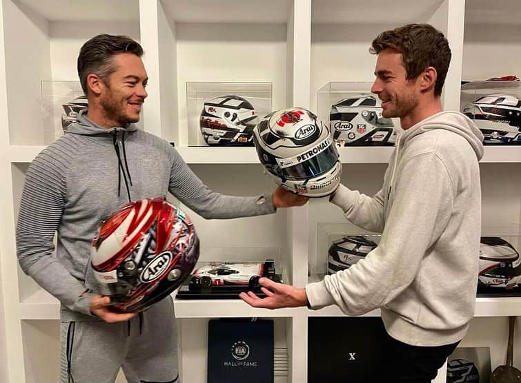 アンドレ・ロッテラーのインスタグラム：「1st Helmet swap and it’s with my bro @rossiterracing! To honor our close friendship and sooo many great times! Priceless fun back in Japan! Especially 2014! Sido by sido in Fuji! @tomsracing.co.jp @superformula_official @tagheuer」