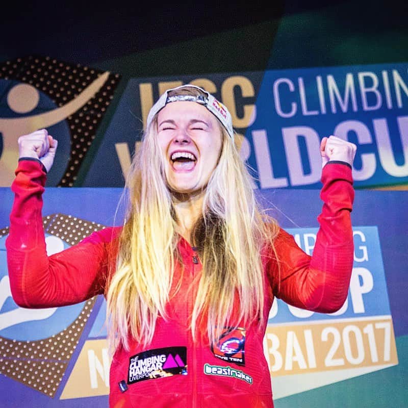 シャウナ・コックジーのインスタグラム：「The Climbing Hangar turns 10 today! I’ve been part of the Hangar family since day one and it’s been such a privilege! The Climbing Hangar are deeply passionate about the positive development of the sport and they are constantly striving ensure every individual can express themselves and embrace their passion. Thank you so much TCH! Wearing your name on the top step of a podium is an honour! HAPPY BIRTHDAY!  @tchliverpool @tchlondon @tchplymouth @tchswansea」