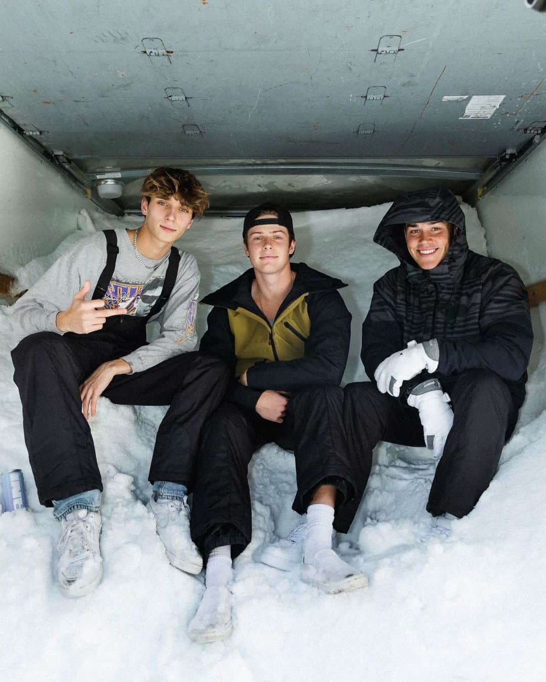 Blake Grayさんのインスタグラム写真 - (Blake GrayInstagram)「brought the snow to LA」1月9日 5時56分 - blakegray