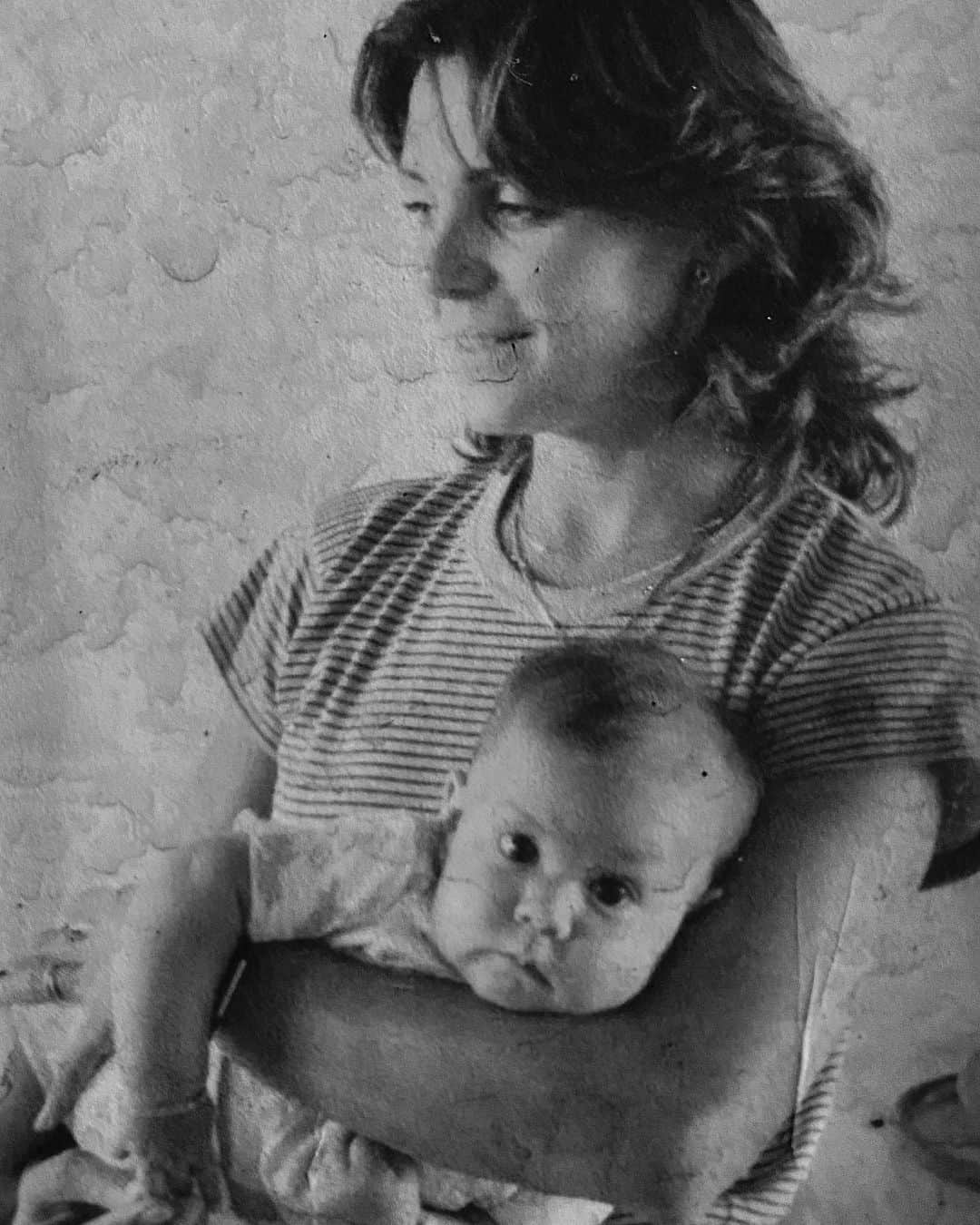 ナタリア・コルドバ・バックリーのインスタグラム：「La dulzura en persona. Entregada, amorosa guerrera.   Feliz cumpleaños mami hermosa!」