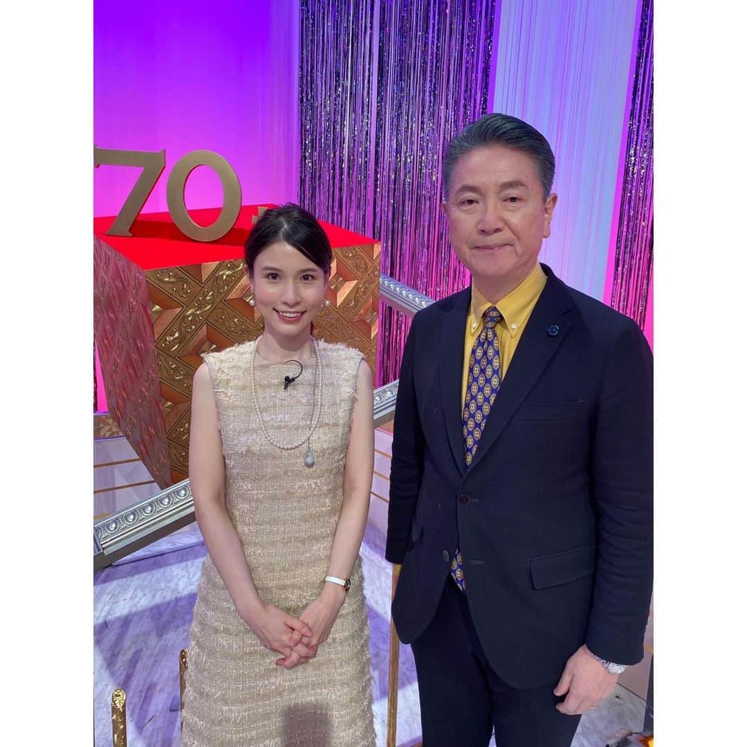 芦崎愛のインスタグラム：「時を戻しますが...  昨年末ご一緒させて頂いた、元NHKアナウンサーの刈屋富士雄さん。  アテネ五輪の体操男子団体金メダル 「伸身の新月面が描く放物線は 栄光への架け橋だ」 という名実況を生み出した方です☺️  局アナ出身でもない私が、こうしてNHKの名アナウンサーのおとなりに立たせて頂けるのは光栄なこと。 感謝です✨  #アナウンサー #刈屋富士雄 さん #競馬 #tck #東京大賞典」