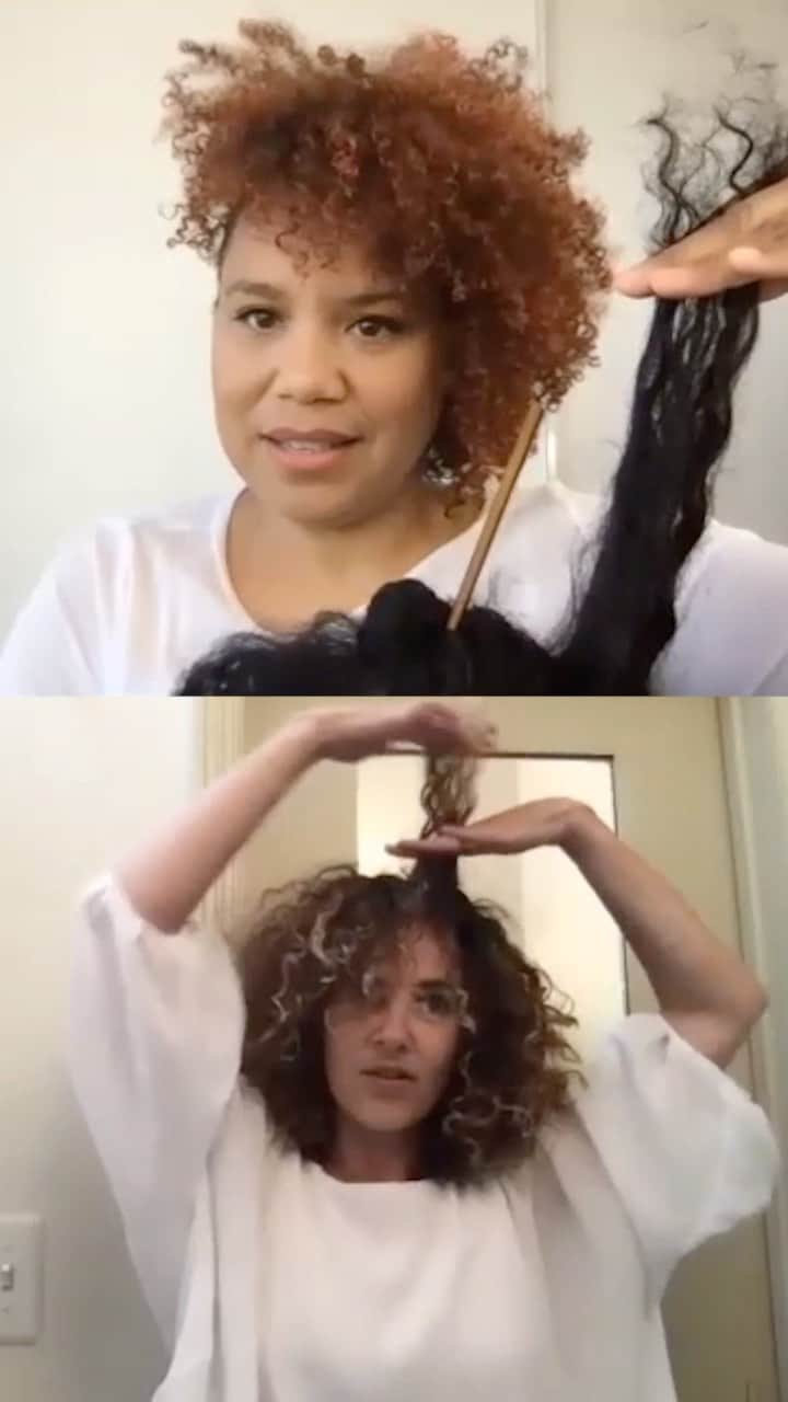 のインスタグラム：「"You can do it. Don't stop. Keep going!" #CosmoProfArtisticTeam member Daisy (@curlyhairdaze) ends her story by sharing how she grew her client base through virtual consultations and education. Share your own #storiesofreinvention ! Comment below on how you overcame obstacles and reinvented your business.   #cosmoprofbeauty #licensedtocreate #virtualconsultation #hairvideo #hairvideos #beautyindustry #lifeofahairstylist #hairstylistlife #hairstylists #hairworld #hairartists #hairartist #hairdresserlife #licensedcosmetologist #cosmetologist #salonowner #salonowners #reinvention #salonprofessional」