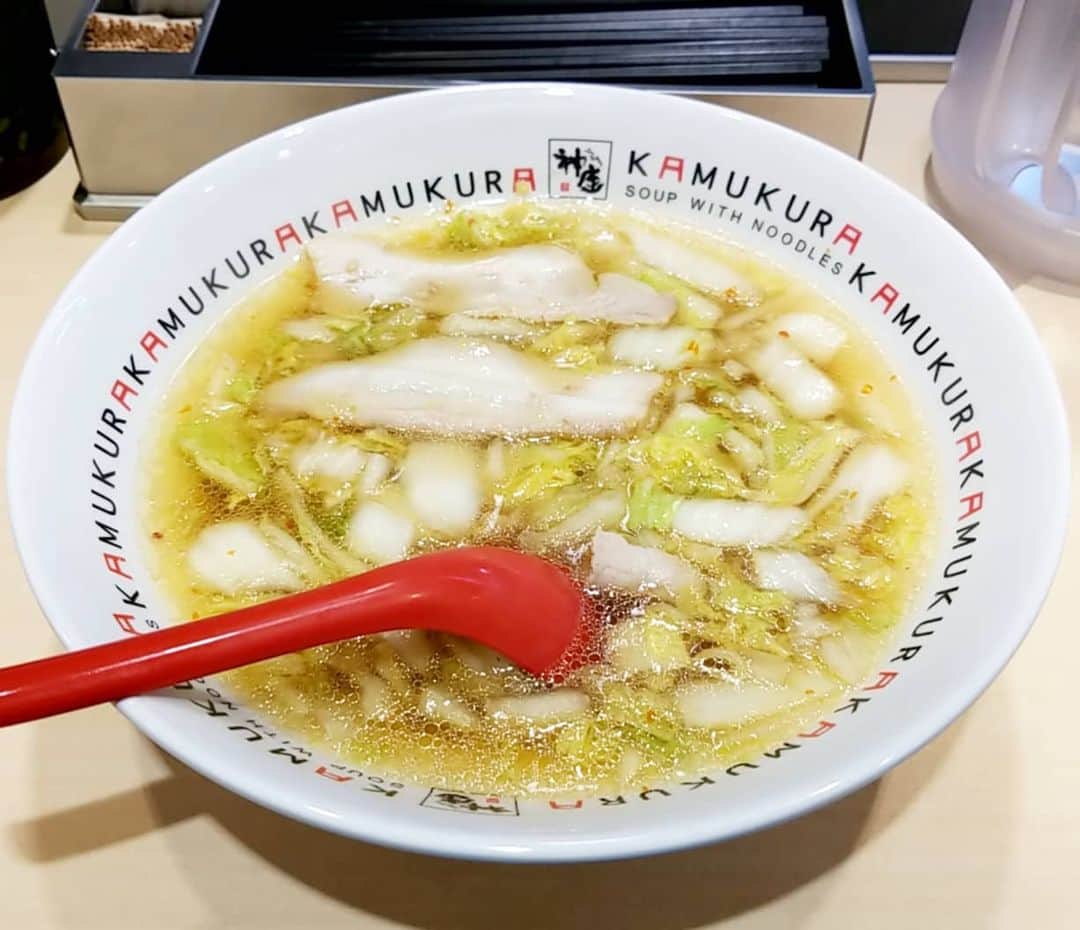 町田星児さんのインスタグラム写真 - (町田星児Instagram)「数年ぶりに食べた。これを嫌いな人いないやろうというようなスープ。美味しい。 #神座 #ラーメン」1月9日 7時21分 - machidaseiji