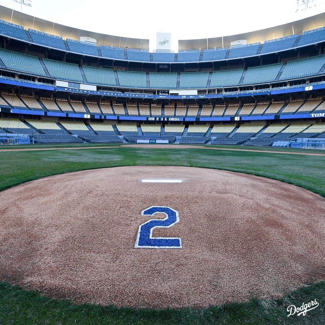 Los Angeles Dodgersさんのインスタグラム写真 - (Los Angeles DodgersInstagram)「For No. 2.」1月9日 8時54分 - dodgers