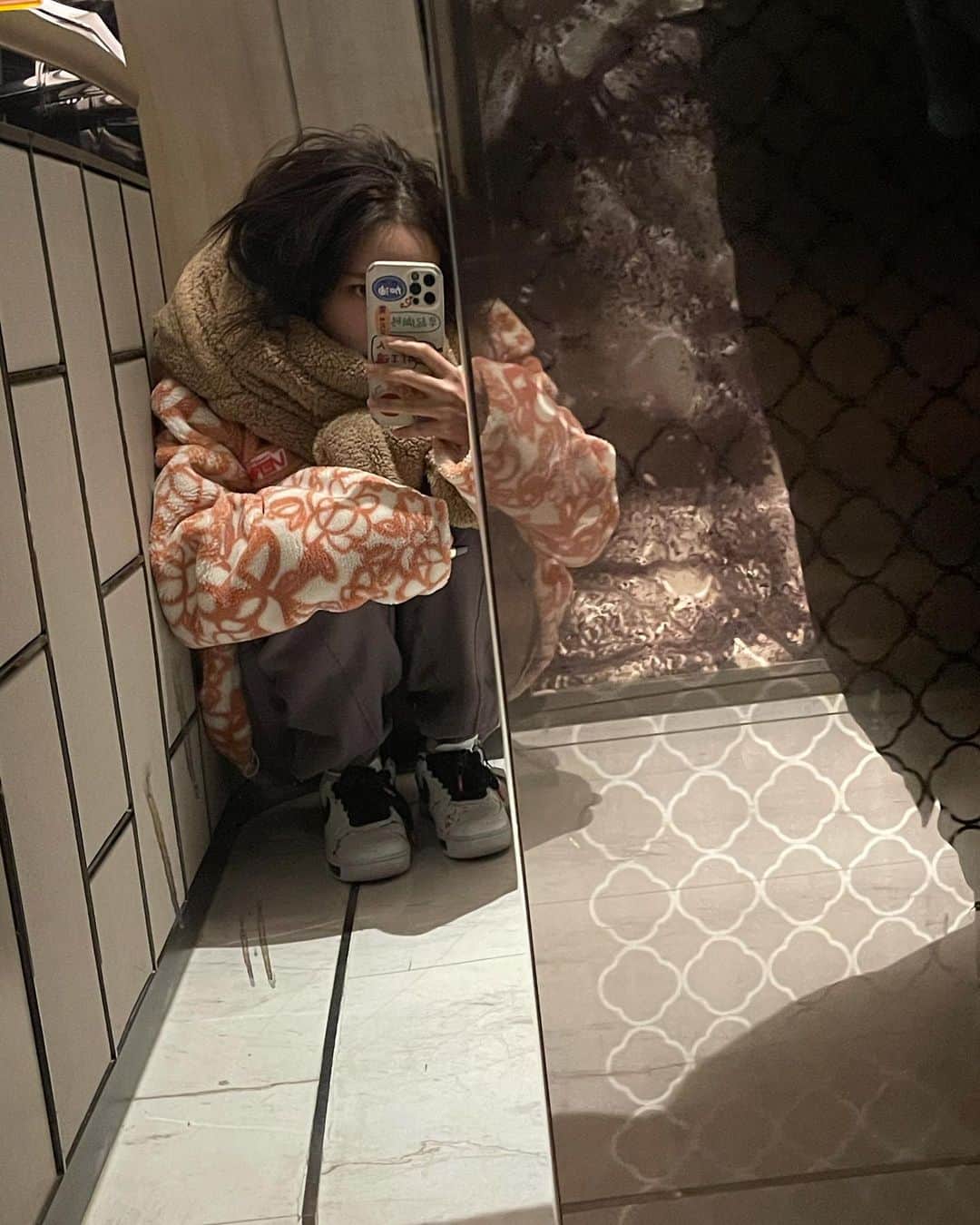 ソンソのインスタグラム：「🥶」