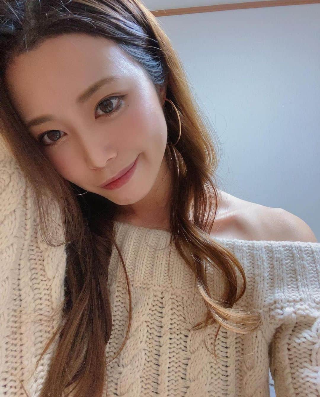 美女JAPANのインスタグラム：「どうも美女JAPANです！✨ ＊ ＊ 今回ご紹介するのはこの方‼️ ＊ ＊ misuzuさん！@miistar1126 ＊ ＊ とっても綺麗！🙈💕 こんな綺麗な人滅多にいない！ ＊ ＊ あなたのタイプはどんな方ですか？  #色気 #可愛い #綺麗 #かわいい #写真集 #モデル #美肌 #笑顔 #スタイル抜群 #可愛い #可愛すぎ #会いたい #天使 #美女 #美人 #美しい #清楚 #スタイル #色白 #スタイル抜群 #美脚 #素敵 #カワイイ #応援」