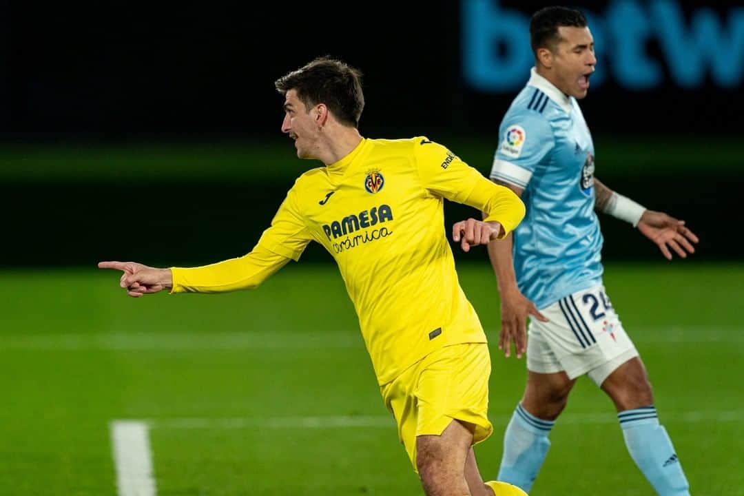 ビジャレアルCFのインスタグラム：「Su talento no conoce límites.  Un gol, una asistencia y mucha fantasía en Balaídos 🔝⚽.   Ya lleva 10 goles en @laliga y es el máximo goleador de la competición 🟡🔵.   Don @gerard_moreno. . His talent knows no limits.  A goal, an assist, and a lot of magic at Balaídos 🔝⚽️.  He has ten goals in @laliga and is the current top scorer in the league 🟡🔵.  Mr @gerard_moreno. . #futbol #soccer #football #laliga #villarreal #submarino」