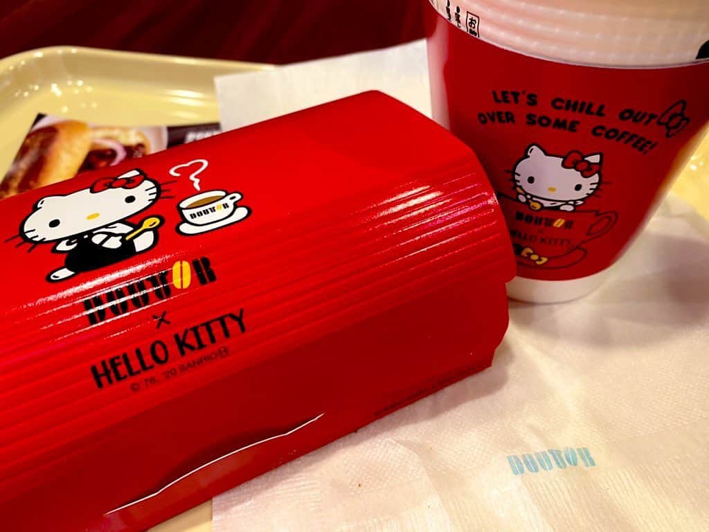 滝川かのん（三城ありさ）のインスタグラム：「モーニング☕💭💕 ぽかぽか～❤  #キティちゃん #ドトール  #ドトールコーヒー #kitty  #kittycat  #ドトールキティちゃんコラボ  #モーニング #morningcoffee」