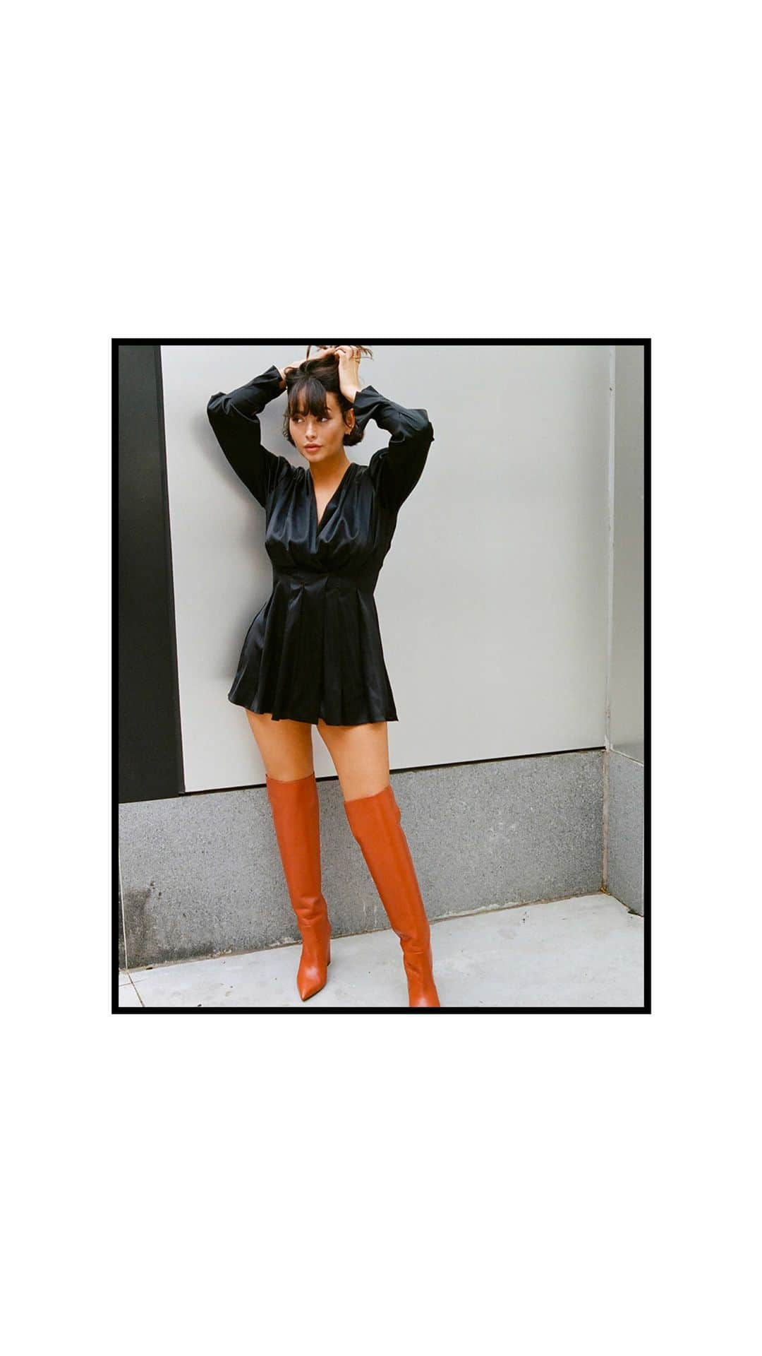 のインスタグラム：「Styling The 2021 Edit: @taylorlashae pairs the cardamom #WILLA boot with a silky LBD. The decidedly striking silhouette is also available in black lacquered nappa leather and perla light gray suede. #2021Edit #SWStyle #StuartWeitzman.」