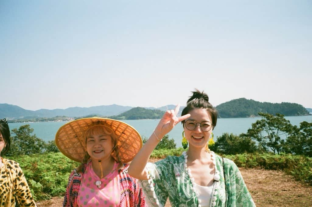 パク・ソダムさんのインスタグラム写真 - (パク・ソダムInstagram)「낭니가 담아준 우리의 첫 여행 그동안 함께해주셔서 감사합니다🤍  #갬성캠핑」1月9日 10時30分 - imsodamm