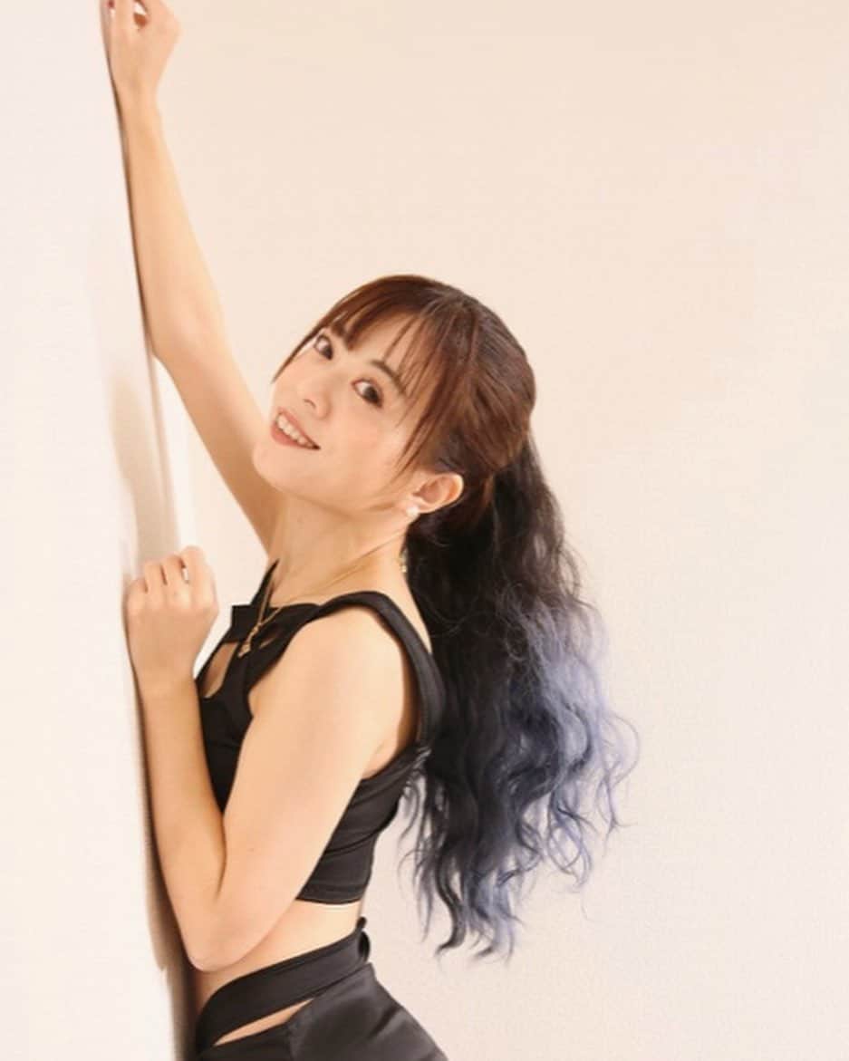 及川愛未のインスタグラム：「連休中は、撮了したtopqueen📸をぜひご覧ください🎶🎶  http://www.topqueen.jp  雪で大変な地域（親友が住んでます）の方はお気をつけてお過ごしください！  #topqueen #壁紙 #ダウンロード #会員#レースクイーン #グラビア #エンターテイメント #roundgirl #model #shooting #毎週２回更新 #グラビアギャラリー #タンキニ #black  #サロンモデル #ウェディングモデル #ブライダルモデル #bridalmodel  #ポートレートしま専科  #ポートレート  #photography  #写真  #写真好きな人と繋がりたい  #写真撮るの好き人と繋がりたい  #portraitmodel  #東京カメラ部  #ファインダー #ファインダー越しの私の世界  #アザーカット #followme ‪ ‬」