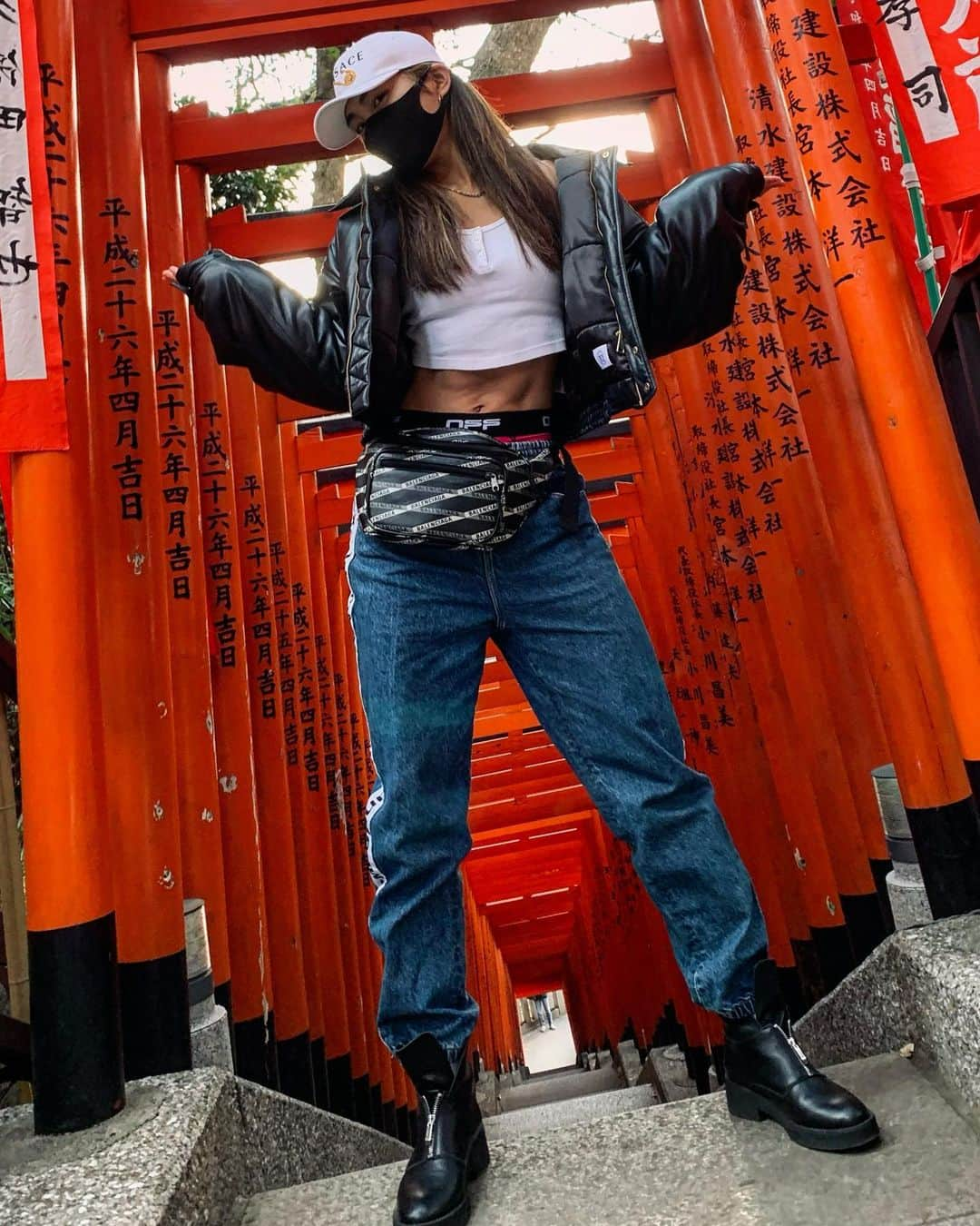 Aya（小山内あや）さんのインスタグラム写真 - (Aya（小山内あや）Instagram)「⛩初詣⛩ 今年も沢山のHappyが訪れますように🙏🏻✨ 緊急事態が発令されてしまいましたが、それぞれが今出来る事、そしてそれが明けた時にいつでも「READY」な自分を今のうちに組み立てておこう💪🏼🔥」1月9日 10時53分 - aya_fitness